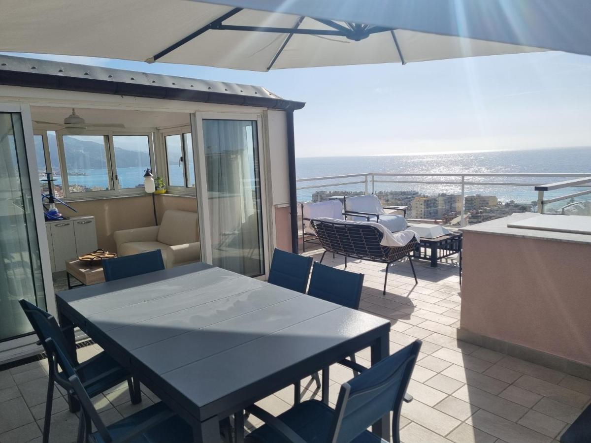 Dernier Etage D'Une Maison Roquebrune-Cap-Martin Exterior foto